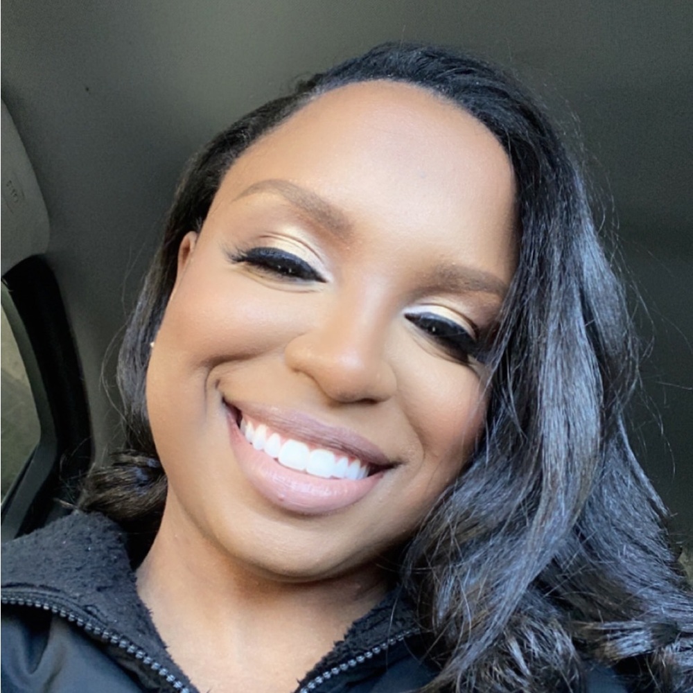 Meet your Posher, Monique